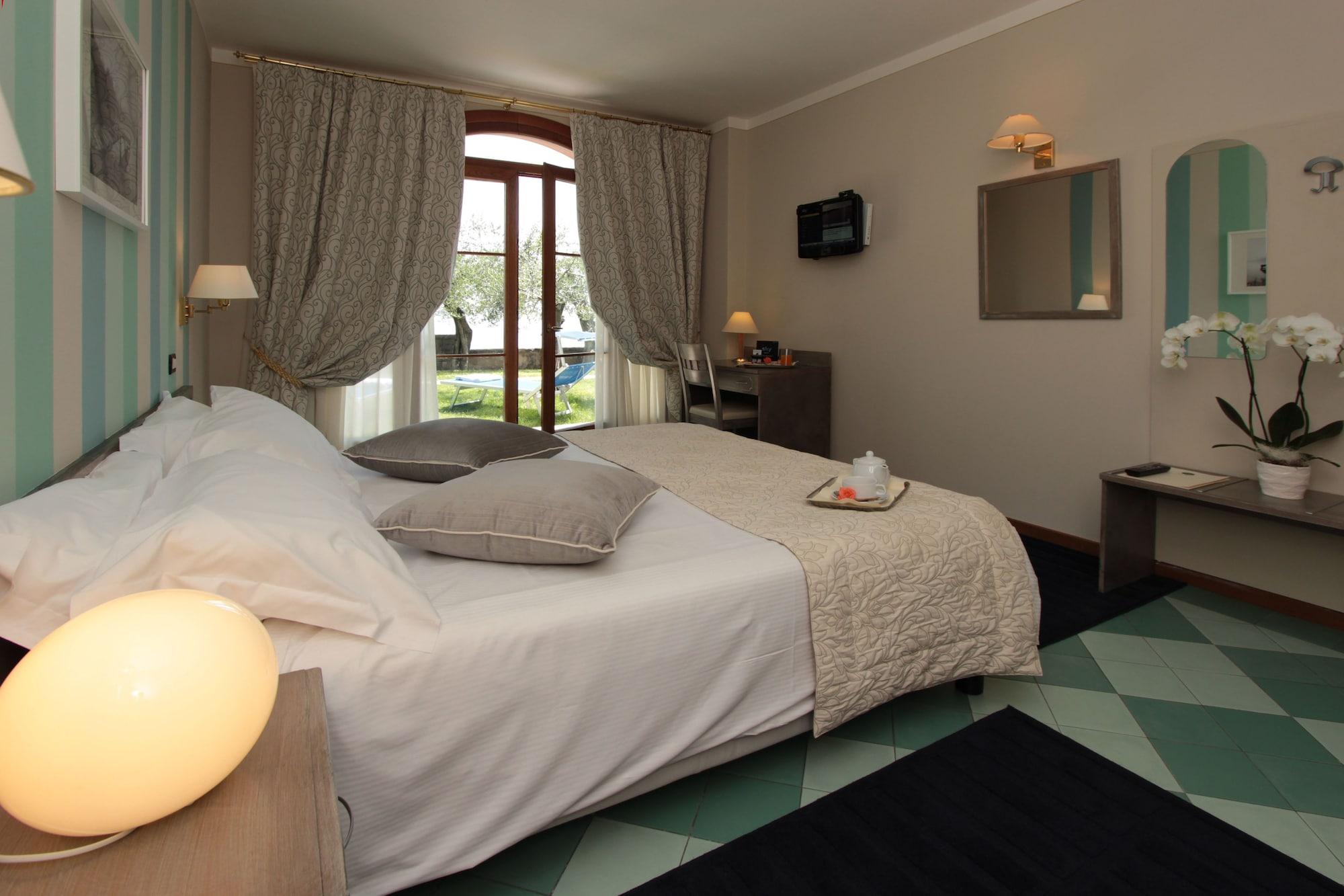 Maria Au - Estella Italia 4*