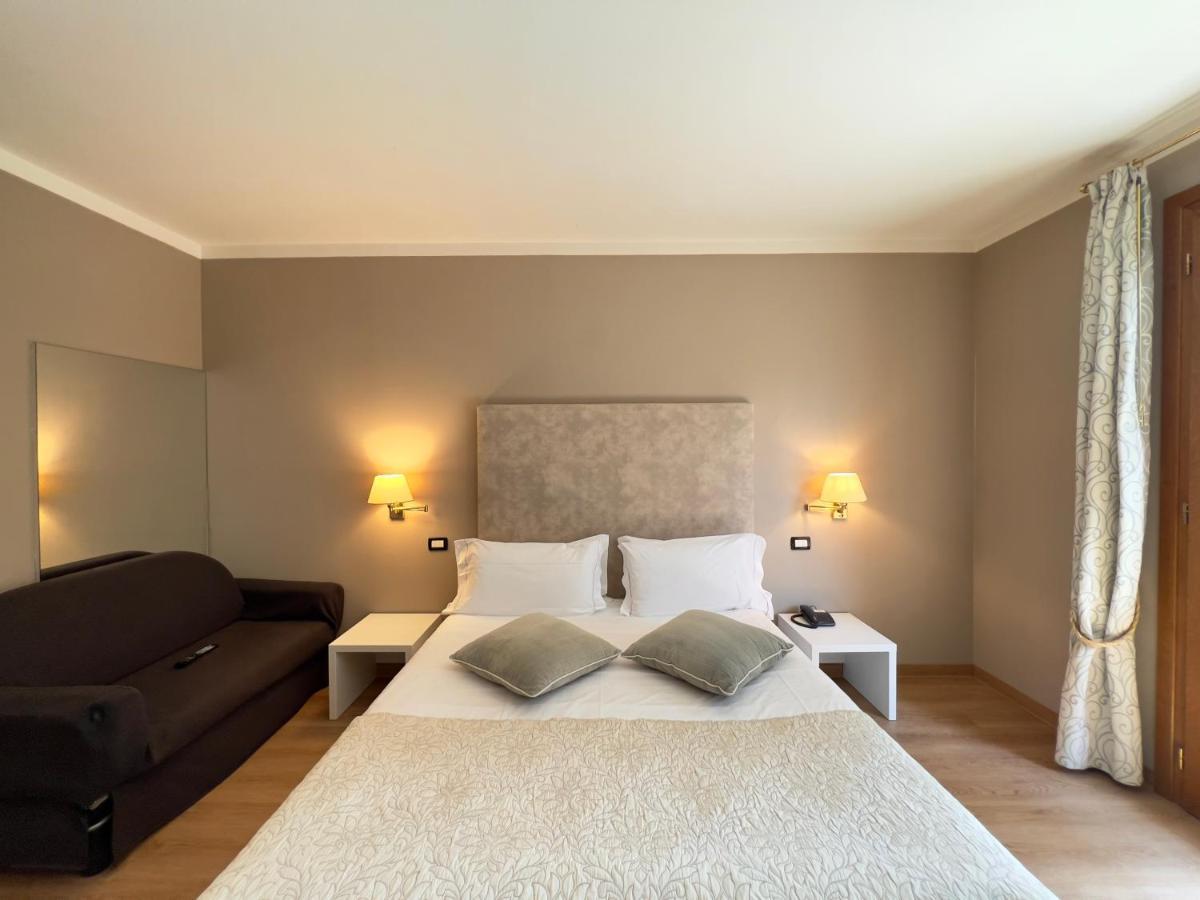 Maria Au - Estella Italia 4*