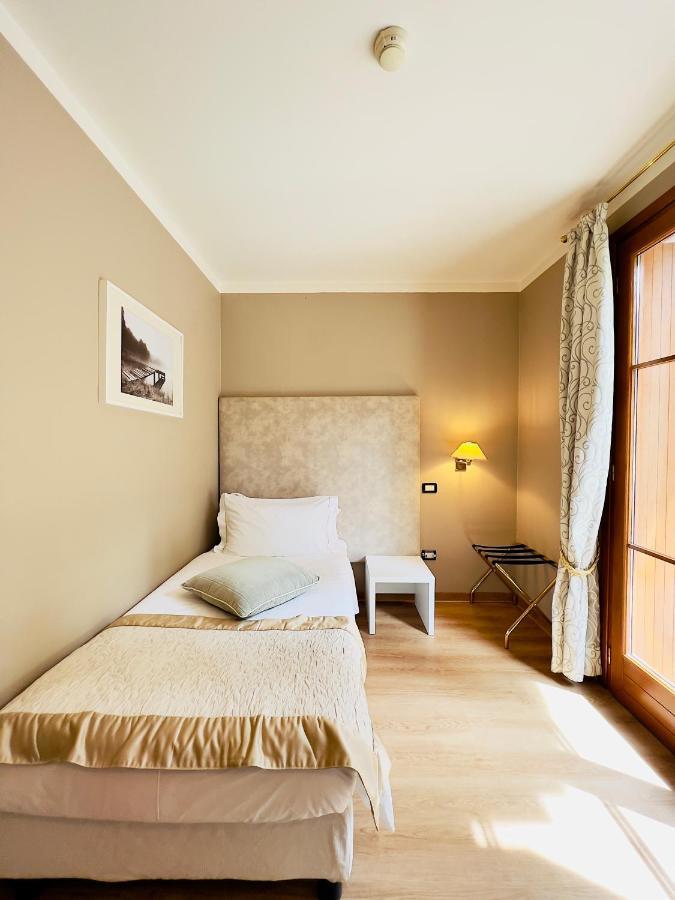 Maria Au - Estella Italia 4*